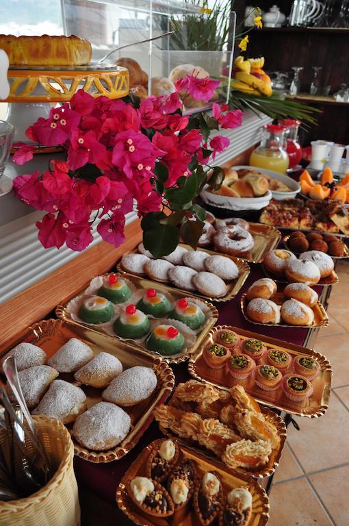 Rooms And Breakfast Zefiro 산비토로카포 외부 사진